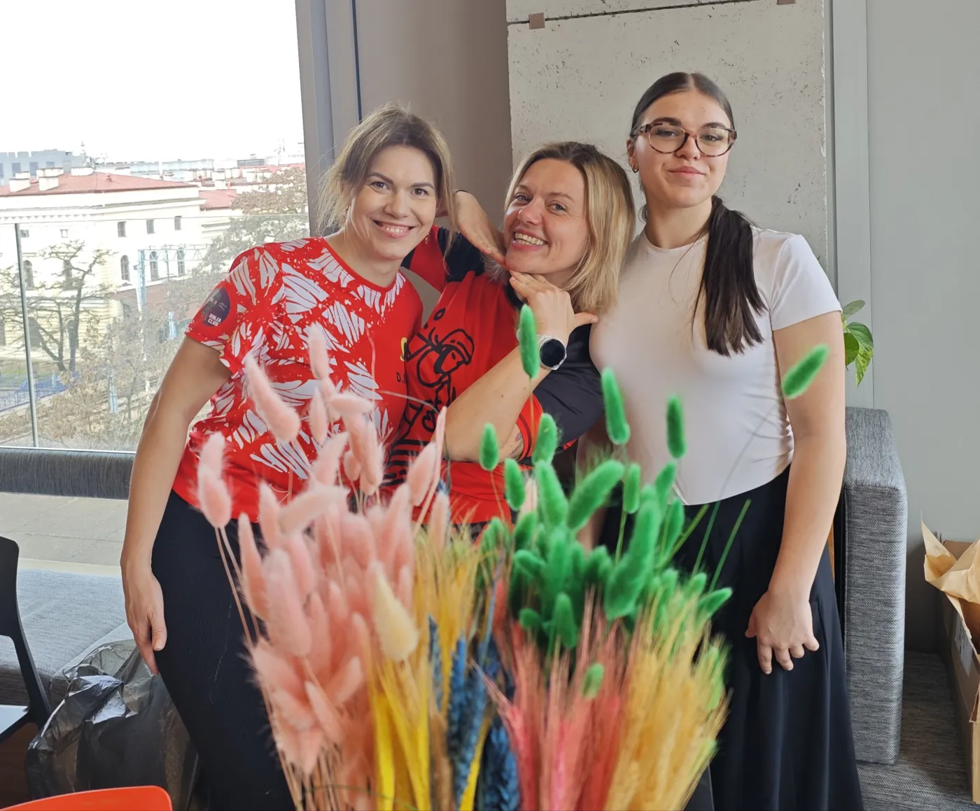 Zespół Ninja Club przy dekoracjach eventowych